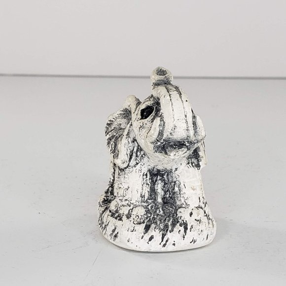 Mt St Helens Volcanic Ash Elephant Miniature Figurine Lucky Trunk Up - Picture 3 of 6